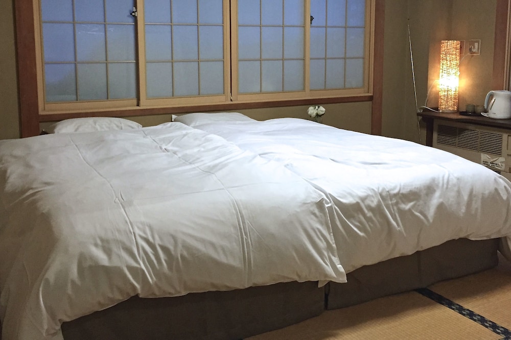 Hakuba Landmark Iwatake Lodge