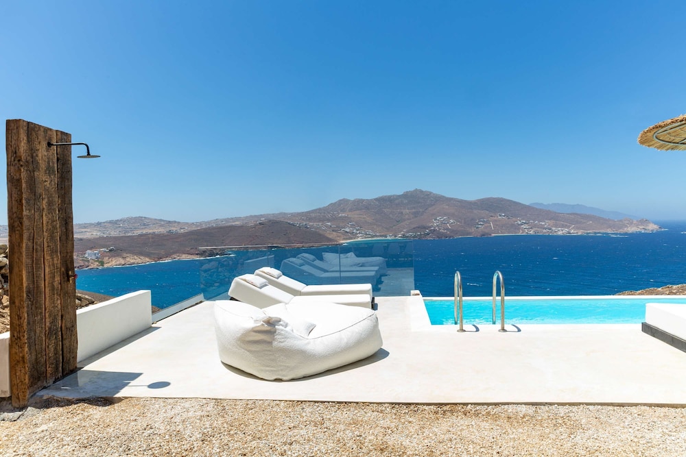 Amaze Mykonos Luxury Seaview Retreat