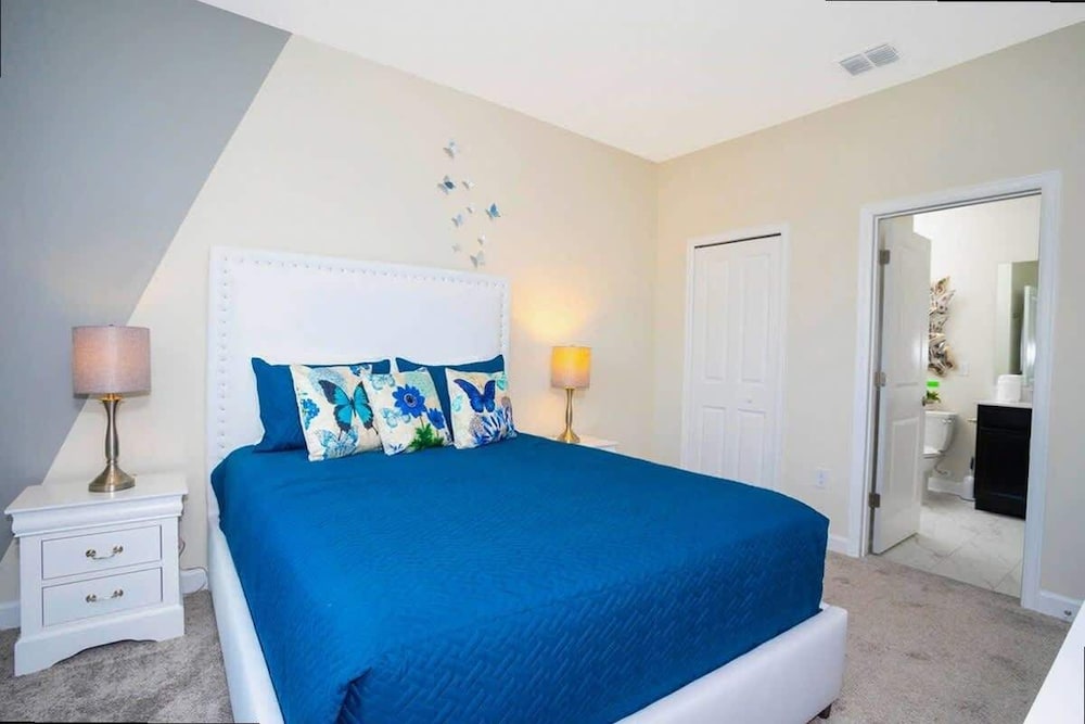 Spacious 7BR w Pool Spa Game Room Near Disney