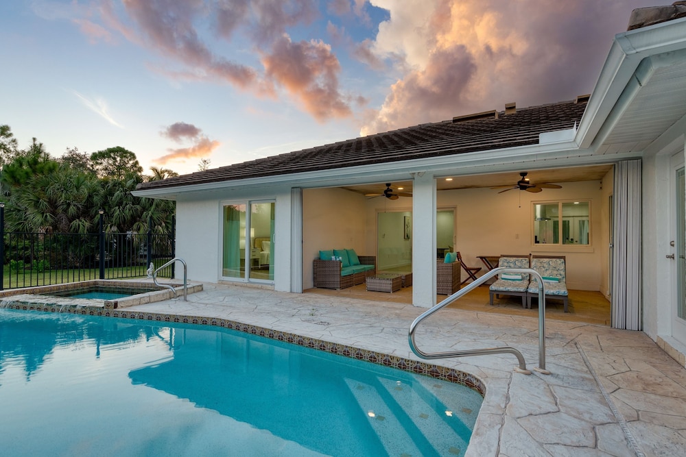 Casa Bonita by Avantstay Large Backyard Patio Pool Hot Tub