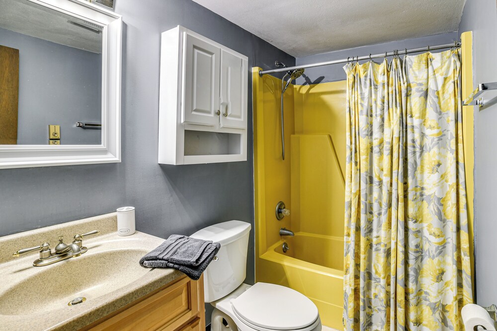 Cortland Townhome - Walk to Greek Peak Mtn Resort! view 4