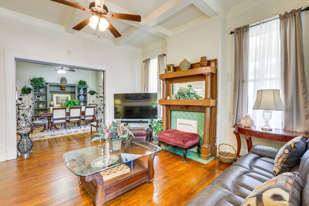 Albany Vacations - Central Albany Home With Covered Porch  Patio! - Property Image 1