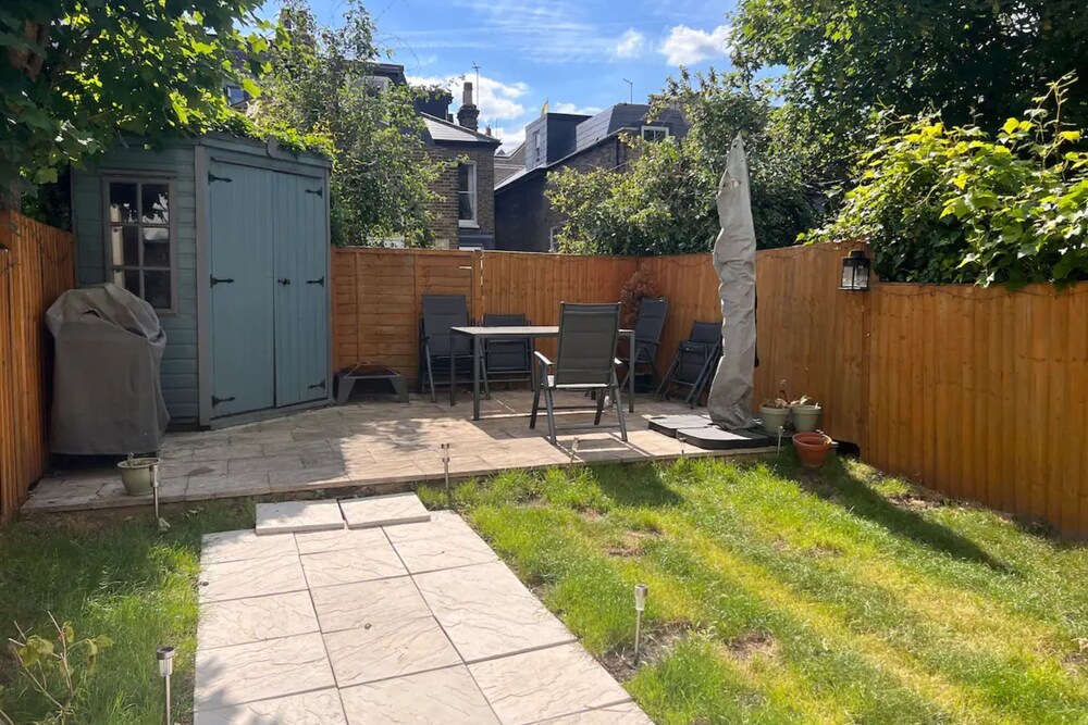 Gorgeous, Newly Renovated 1 Bedroom in Balham With Garden