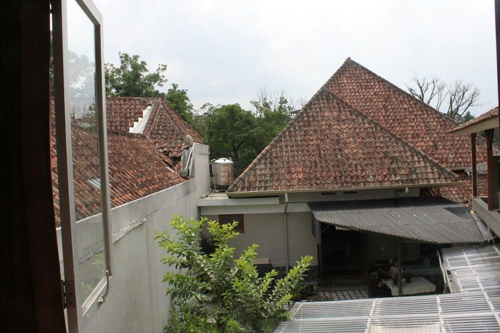 De Riau Cottage by HouseinBandung