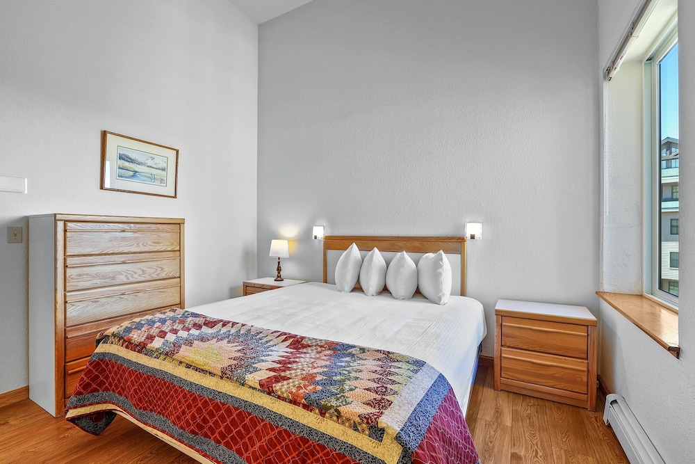 Sierra Cabin Condo â Sun Meadows 1 Bedroom + Loft 1 Condo by RedAwning view 5