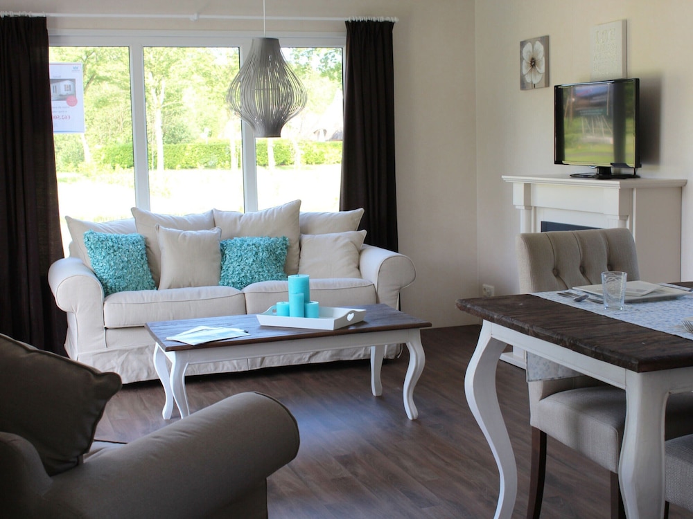 Comfortable Chalet Located in Green Achterhoek view 5