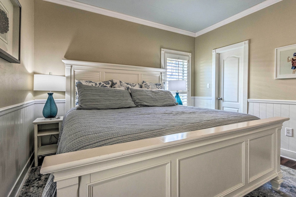 Grand Destin Getaway - Walk a Block to the Beach!