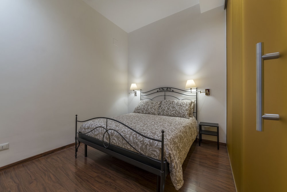 Castro Pretorio & Sallustiano Lovely Flat