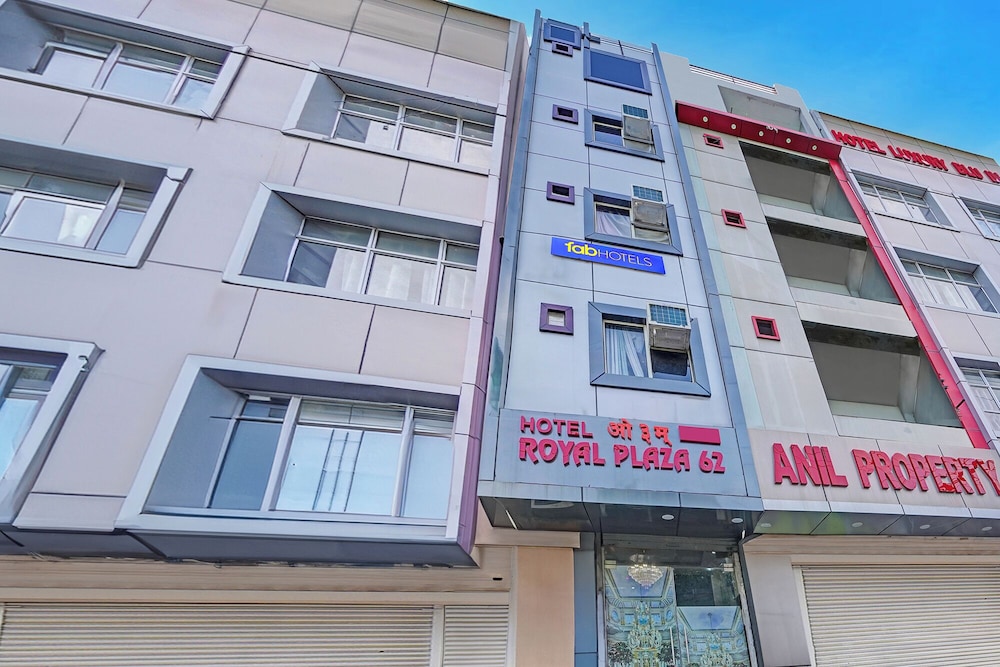 Fabhotel Royal Plaza 62