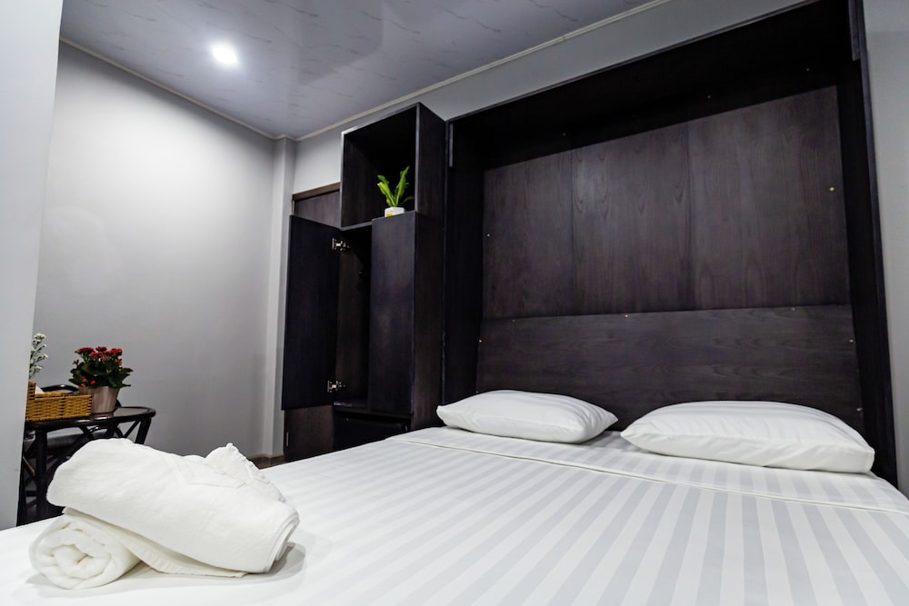 Awenasa by Livinginn