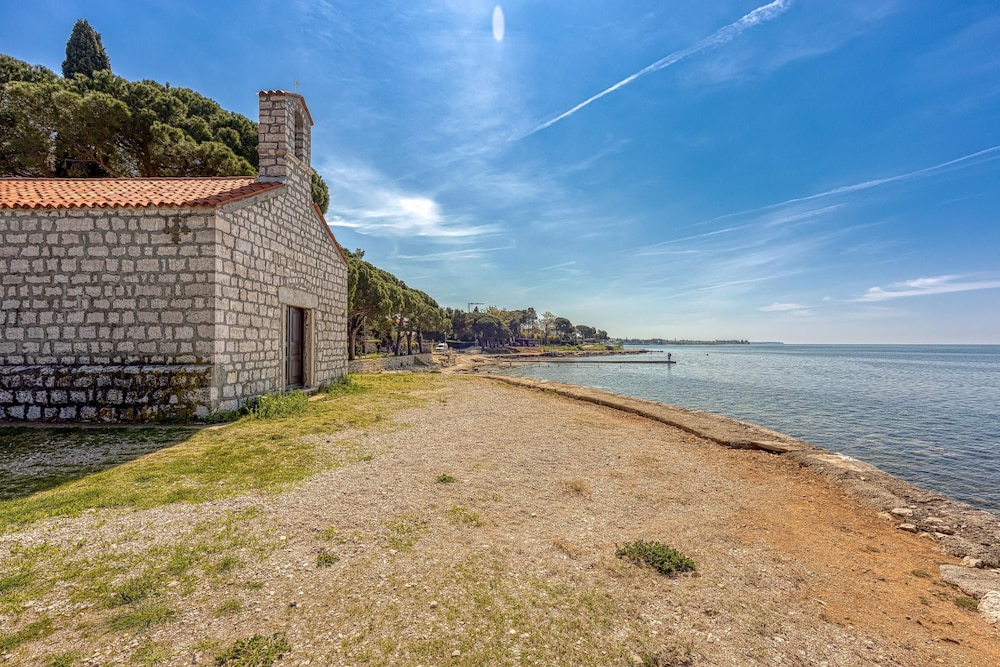 App Mariella 150m From the sea