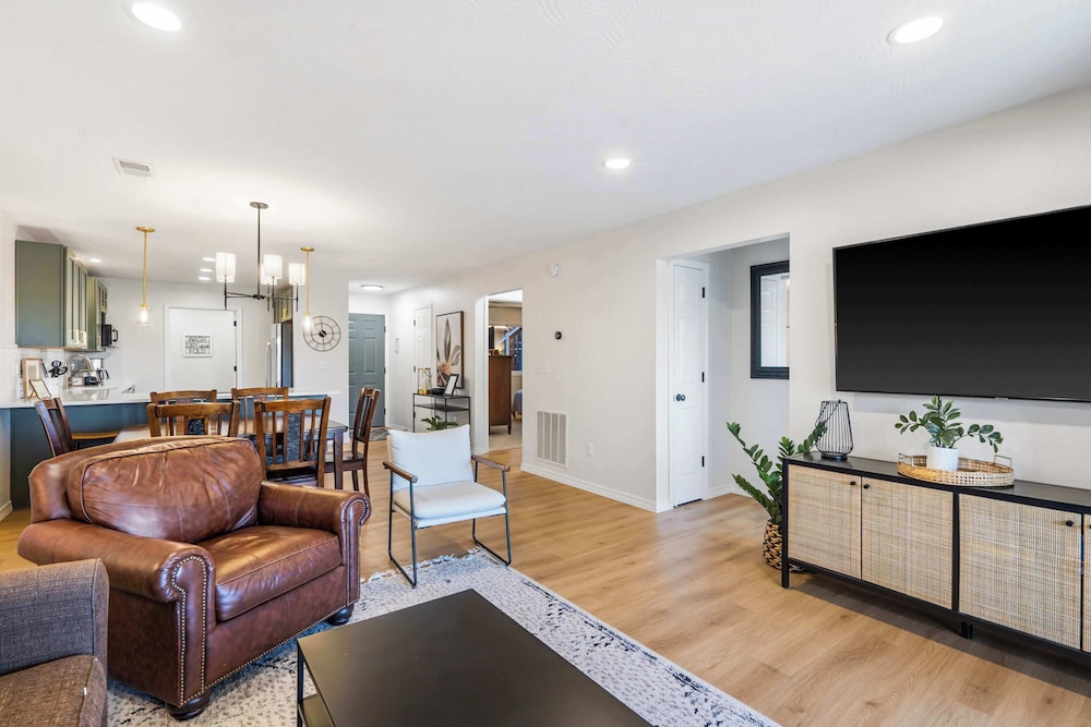 Avondale Hideaway Condo for 6