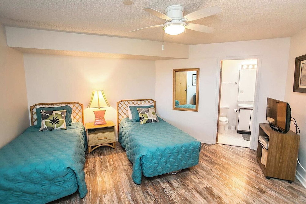 Unwind at St Augustine's Beachfront Oasis