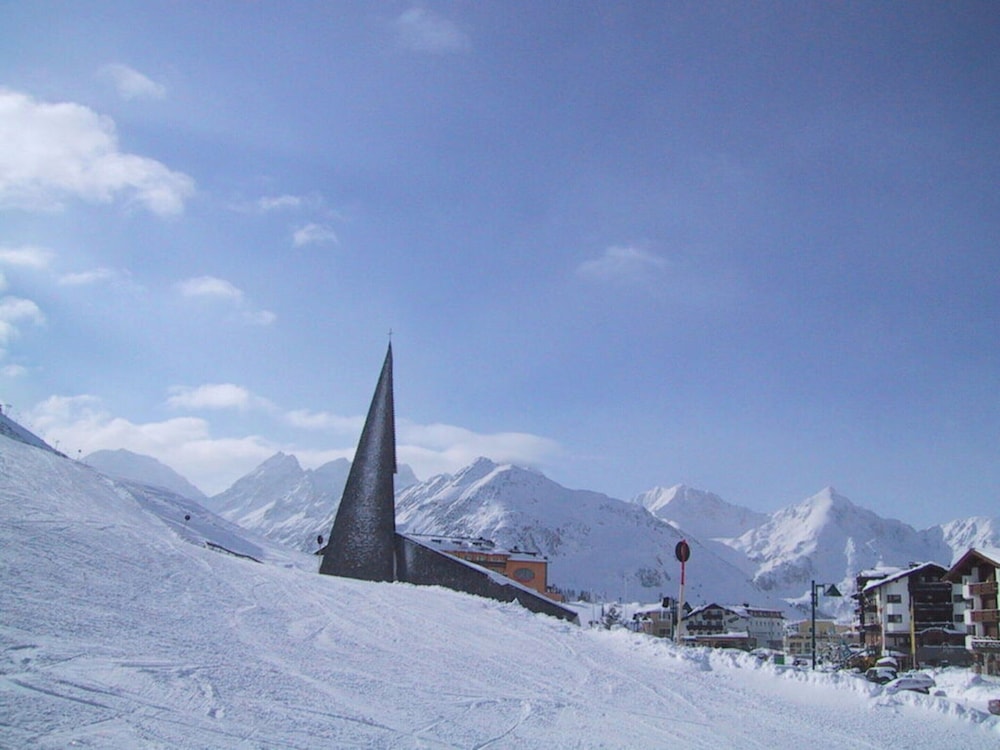 Sun & Snow in Kuhtai