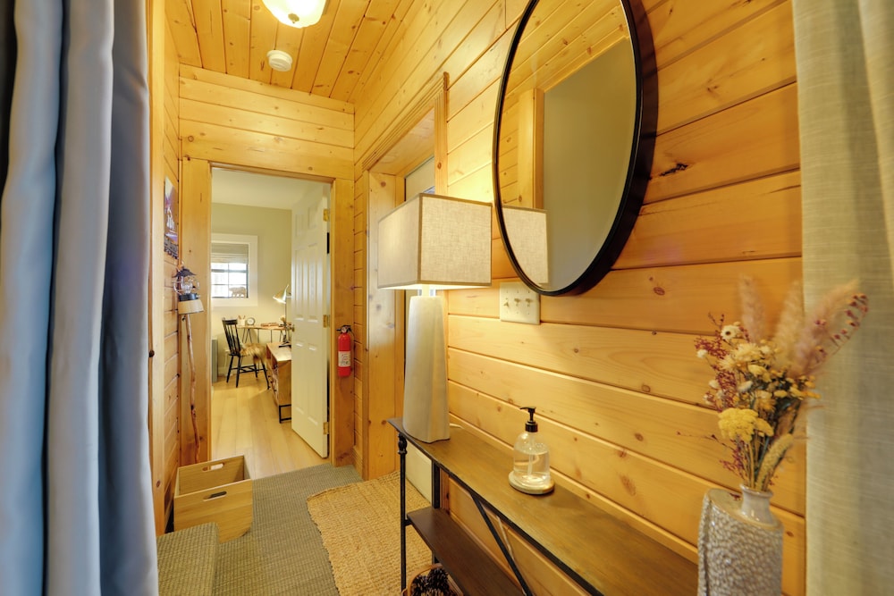 Secluded Mtn-view Retreat in Mars Hill