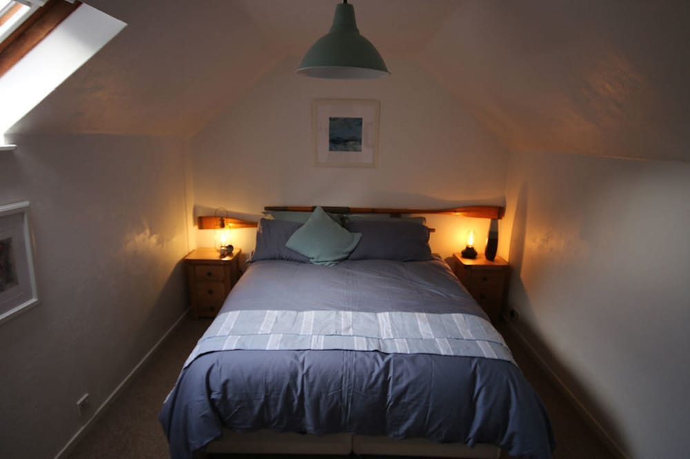 Yewtree Cottage -the Art House view 3