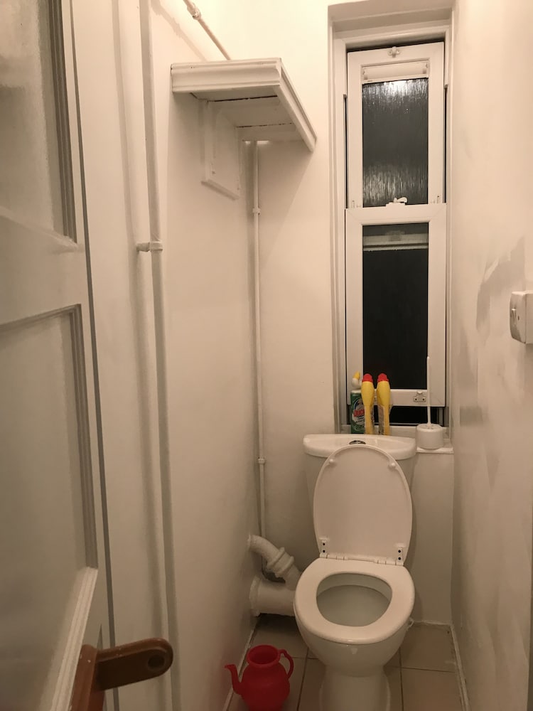Charming 3-bed Flat in London