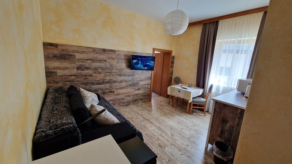 Photo 38