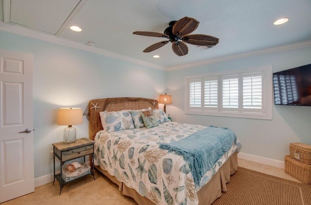 Relaxing 2/2 Get Away In The Lower Keys! 2 Bedroom Home by Redawning
