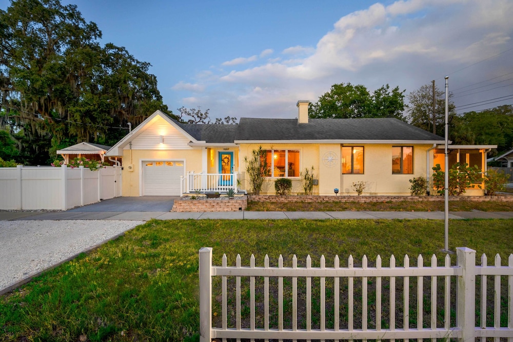 Florida Retreat w/ Hot Tub: Walk to the Gulf! view 5