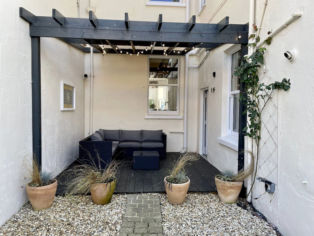 7 Seafield Road