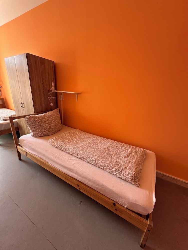 2-Rent Group Hostel Zimmer&Apartments GKP2