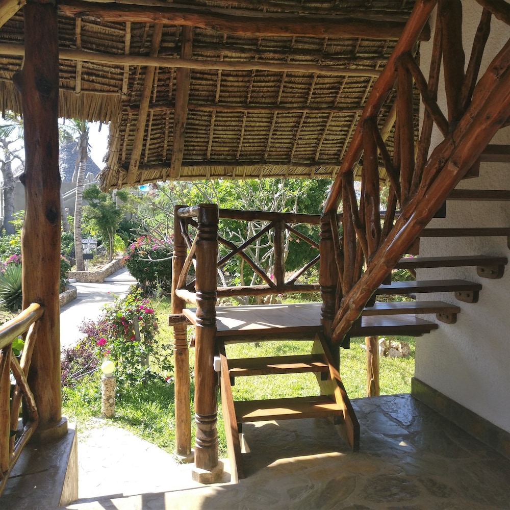 Malaika Beach Villas