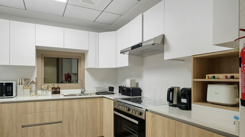 Stylish 2BR With Canal Burj View Near Dubai Mall