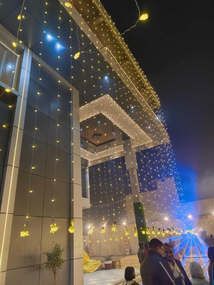 Dream House Club And Resort