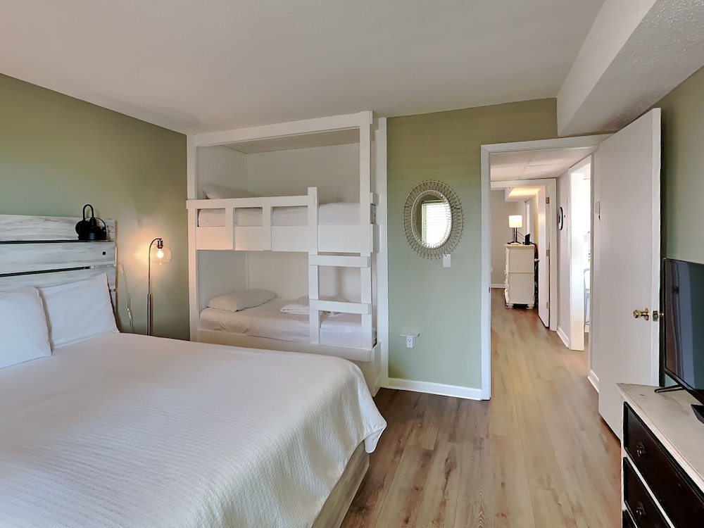 Aqua Villa by Southern Vacation Rentals view 5