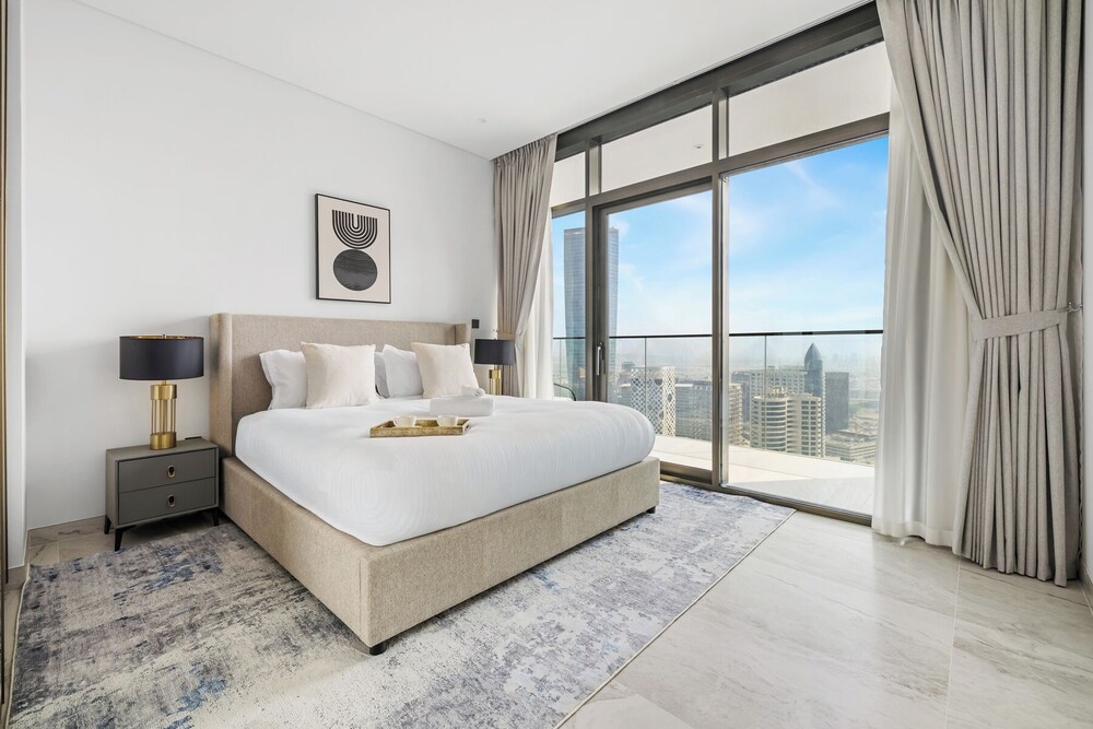 Elegant 3BR Canal & Burj Khalifa Views