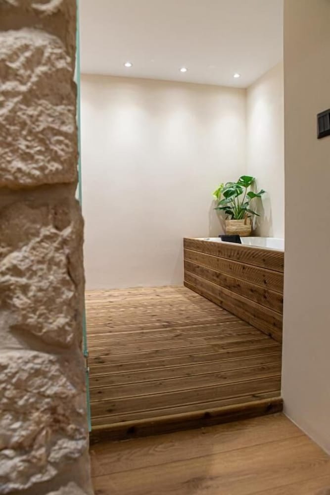 Epitome Suites