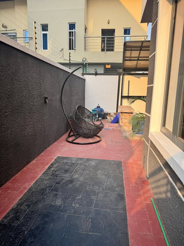Serene Oasis in Lagos - Private Pool & Relaxing Ambiance
