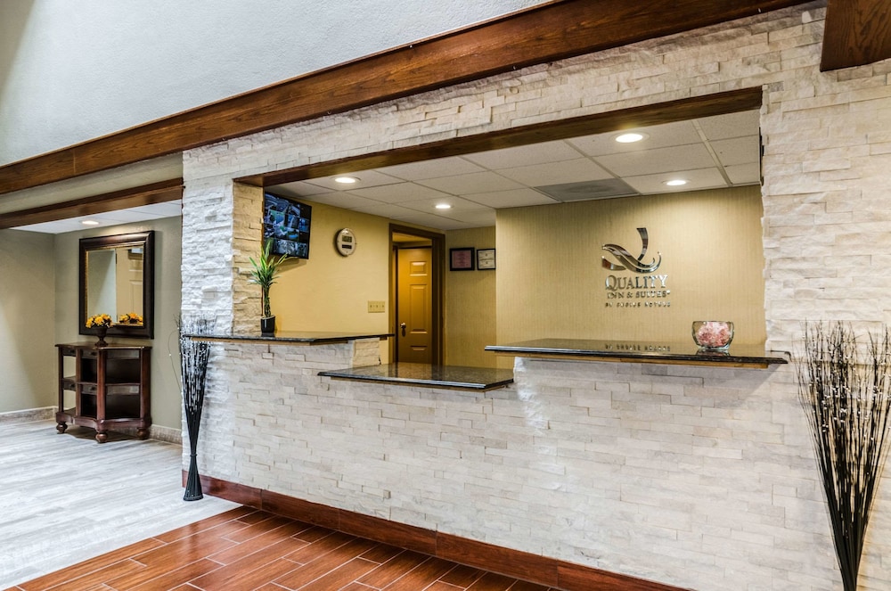 Quality Inn & Suites Winfield
