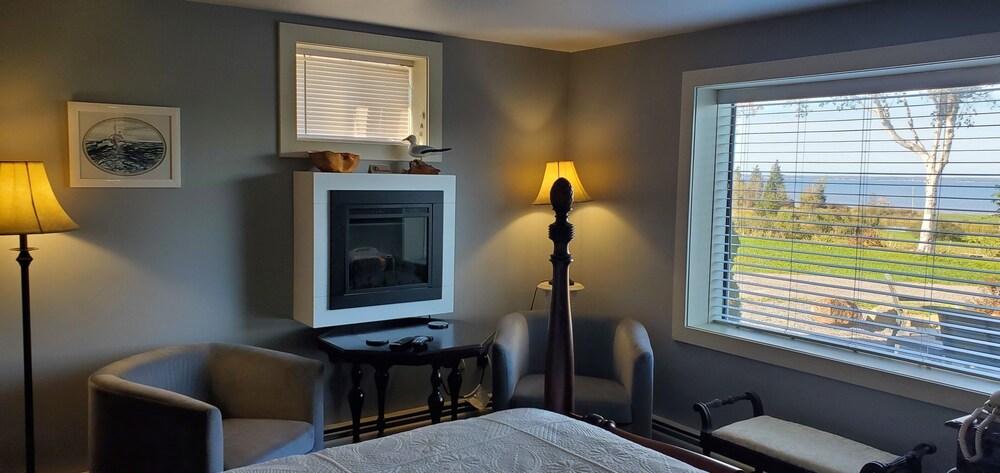 Amherst Shore Country Inn