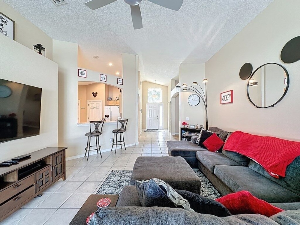 Spacious 4 Bed Villa With Pool/spa And Game Room 4 Bedroom Villa