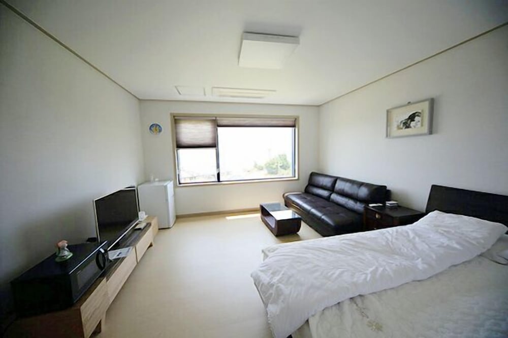 Seogwipo Gongcheonpo Villa Pension