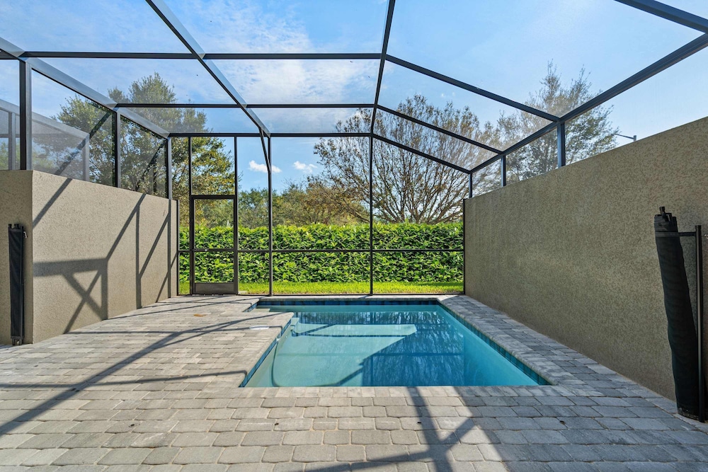 Fun Family Getaway Prime Location Pool