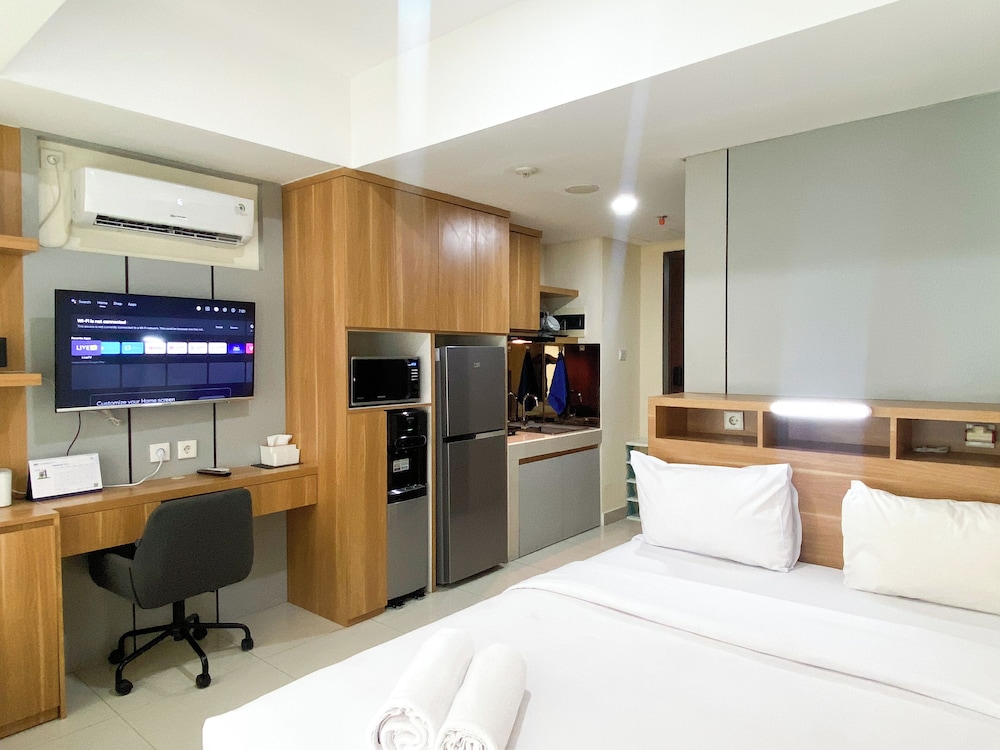 Minimalist Design Studio At Pollux Chadstone Apartment