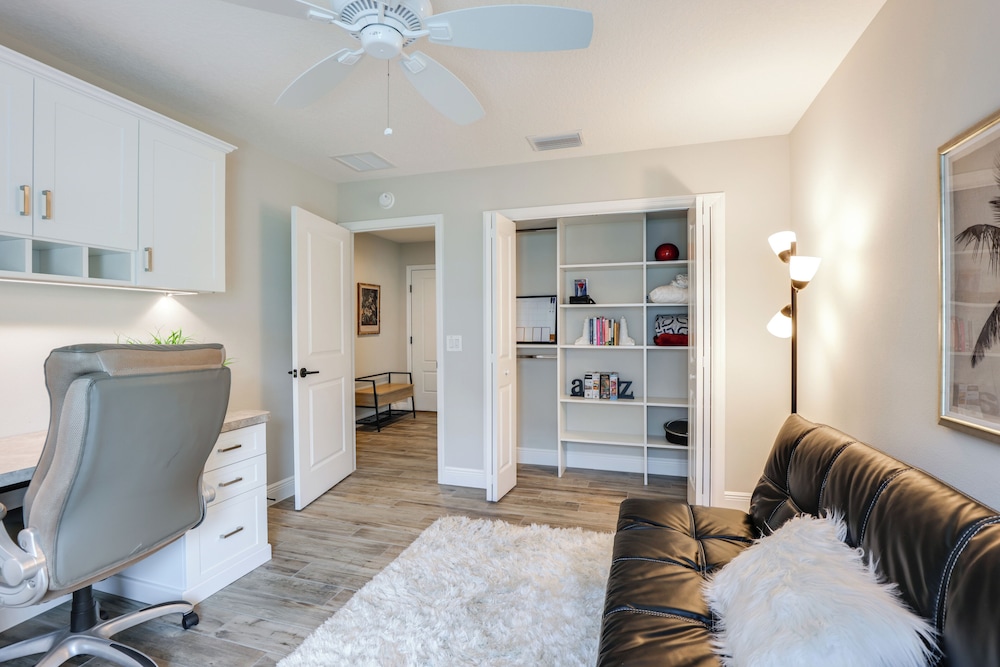 Golf Cart & Home Office: The Villages Retreat!