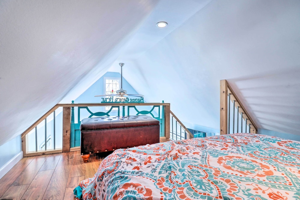 Unique & Cozy Arden Cabin, 6 Mi to Blue Ridge Pkwy