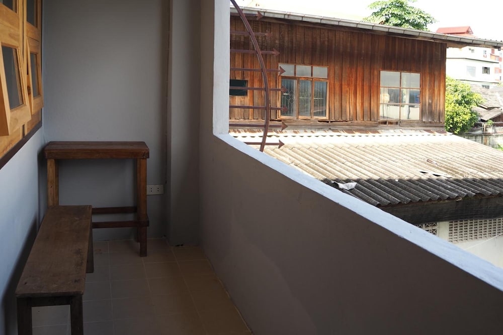Nanan House Hostel