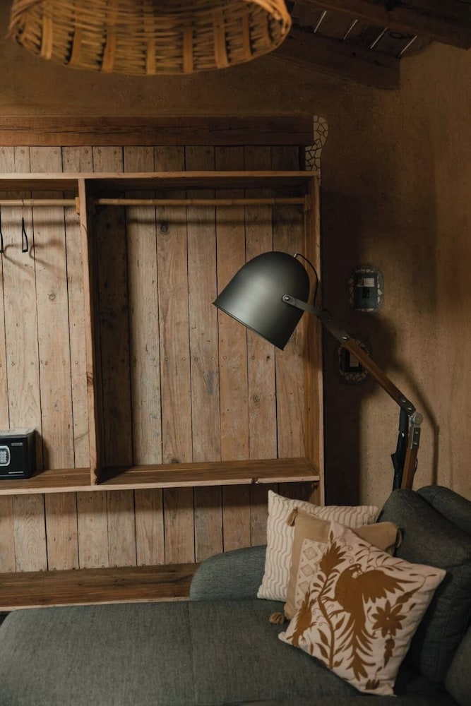 EL EQUIMITE HOTEL BOUTIQUE