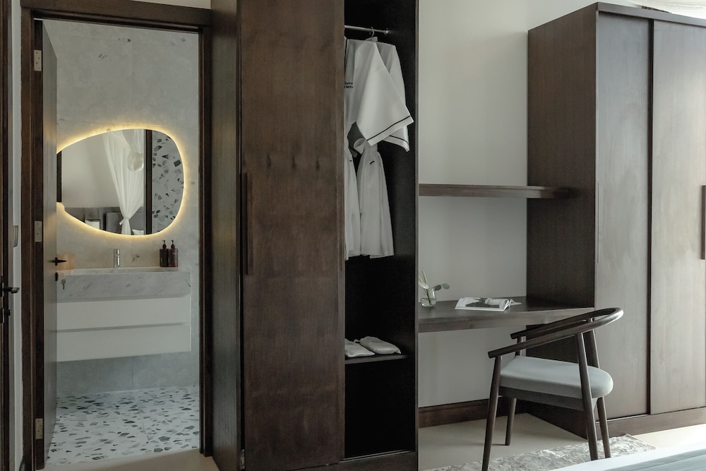 AMO Residences