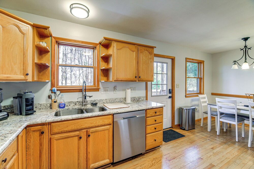 Deer River Retreat: Cabin Feel w/ Modern Touches
