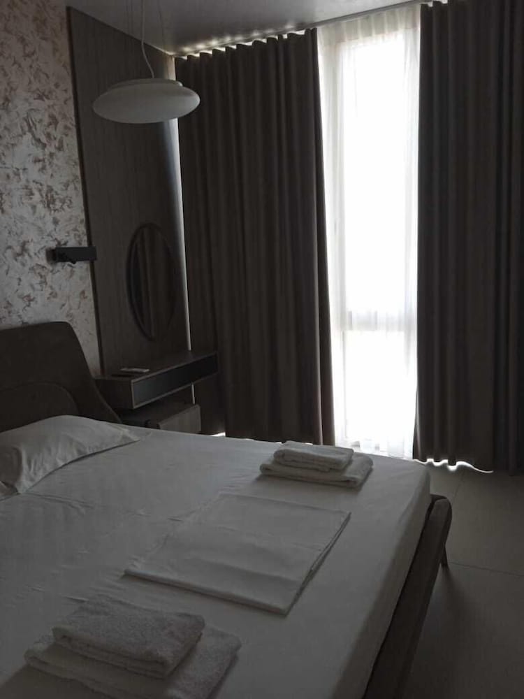 Whisky Green Coast Hotel & Apartments