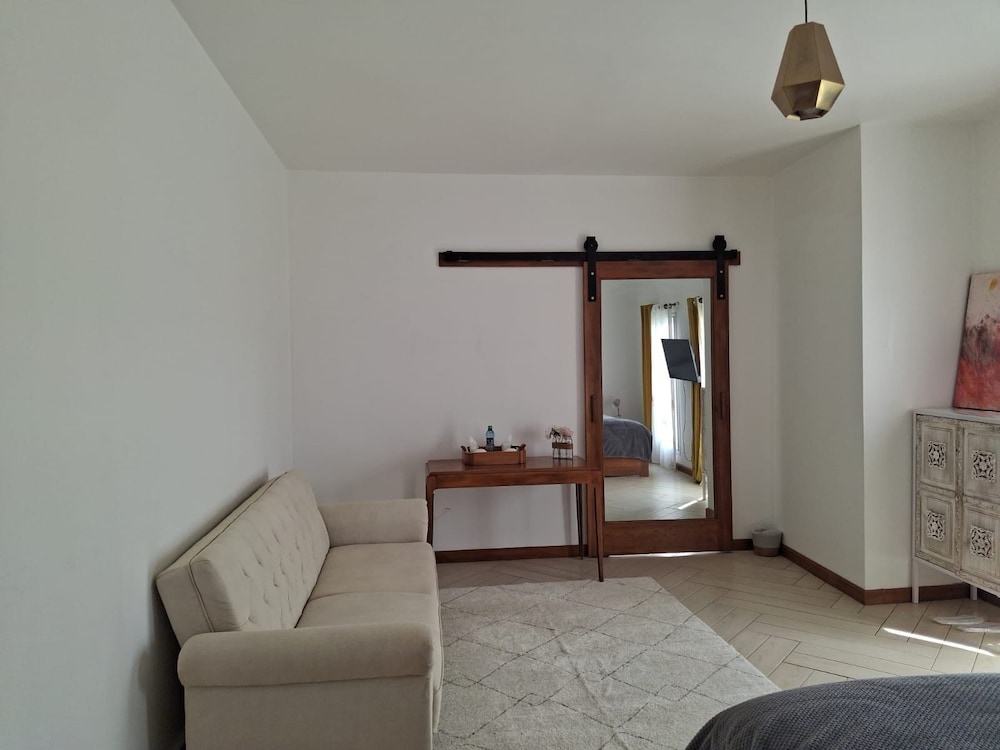 Tia Vahine - Boutique Hôtel Ivato