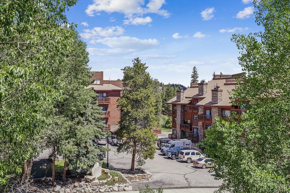 Pine Ridge 11e 2 Bedroom Condo