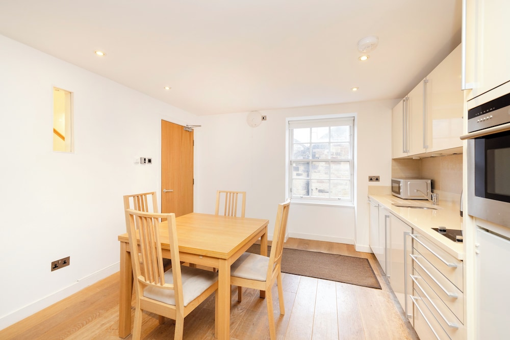 Superb Flats in the Heart of Edinburgh