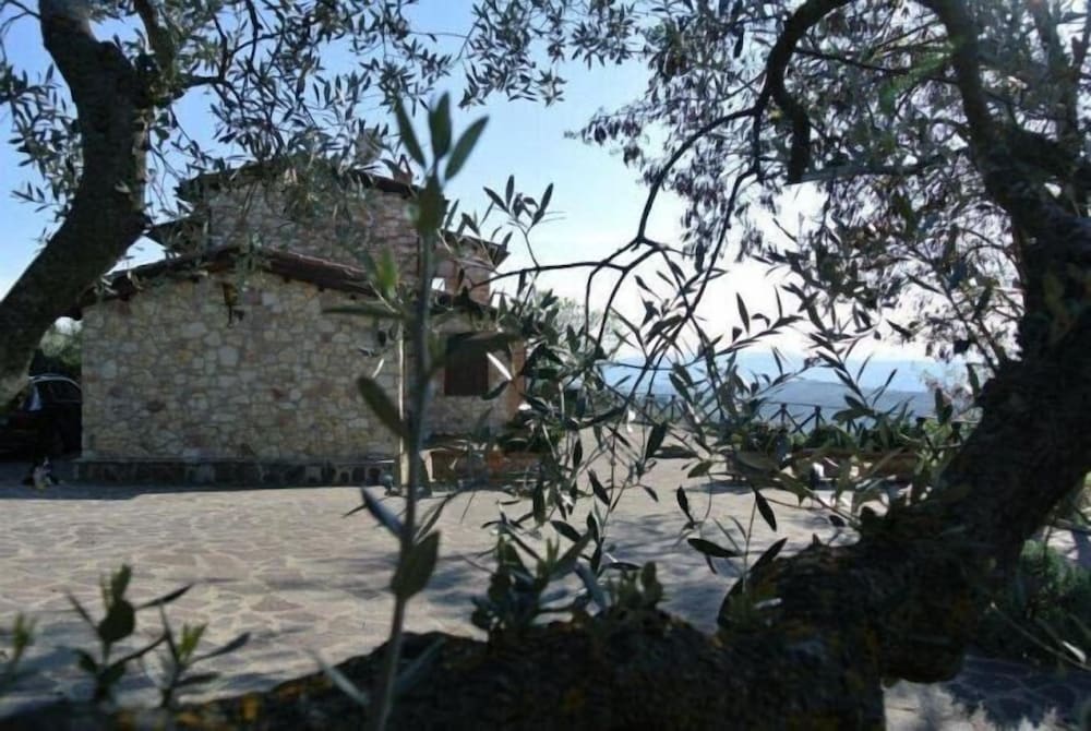 B&B Casale Roshlee view 2